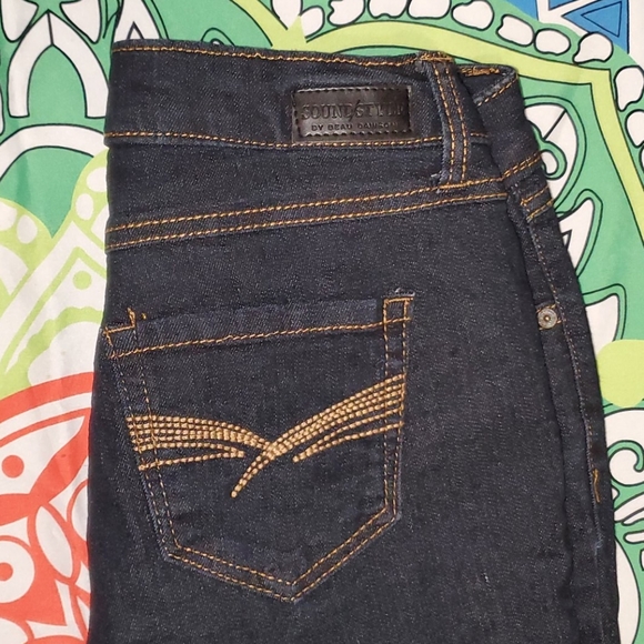 Capris - Picture 5 of 5